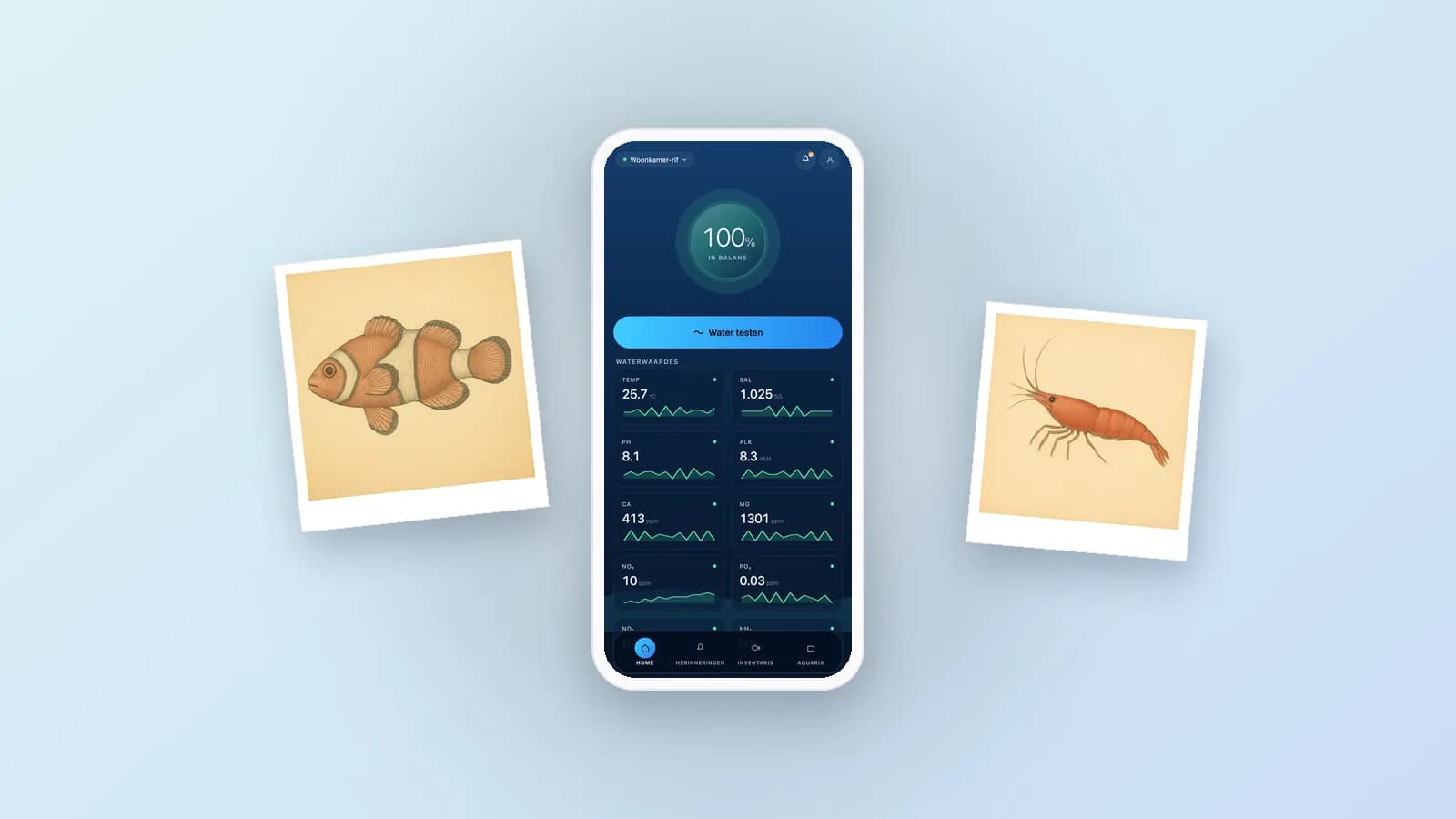 Telefoon met de BlubHub-app tussen twee tekeningen van aquariumbewoners